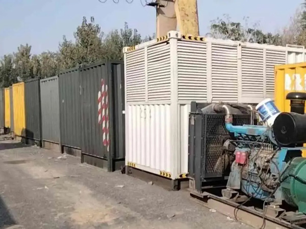 镇江200KW柴油发电机机组每小时油耗是多少?